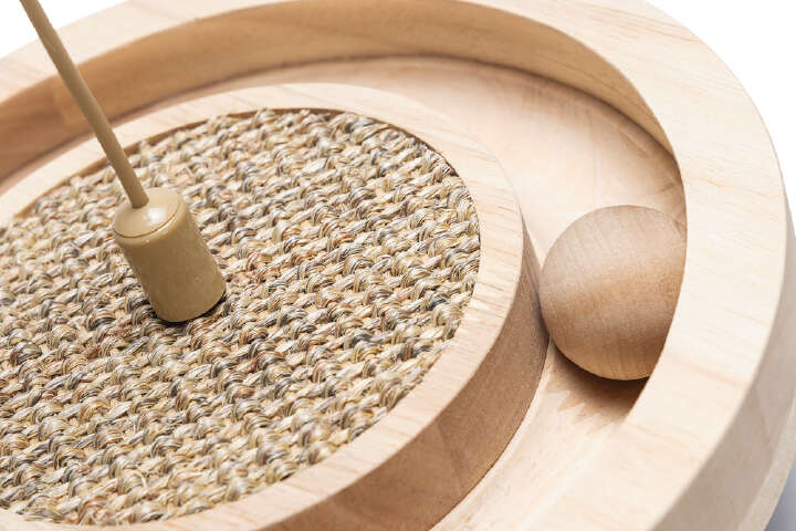 Designed by Lotte Katzenspielzeug Winni